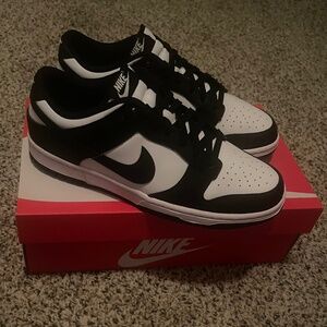 W Nike Dunk Low 9.5